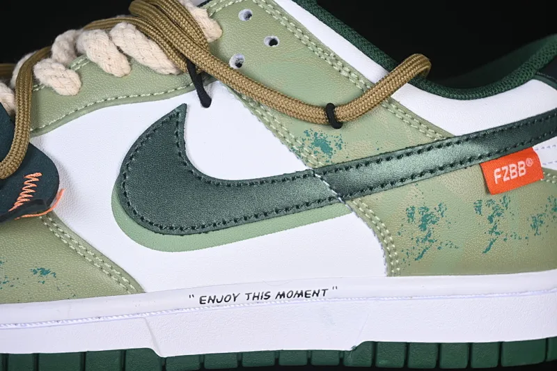 All categories Nk SB Dunk Series Nk SB Dunk Low High-end customized low-top sneakers Nike SB Dunk Low white and green straps low-top casual sneakers DD1391-100